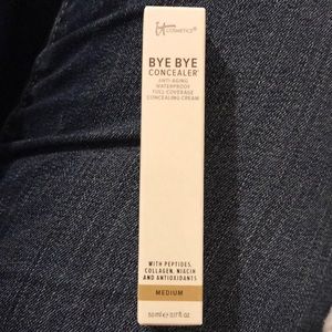 It Cosmetics Bye Bye Concealer